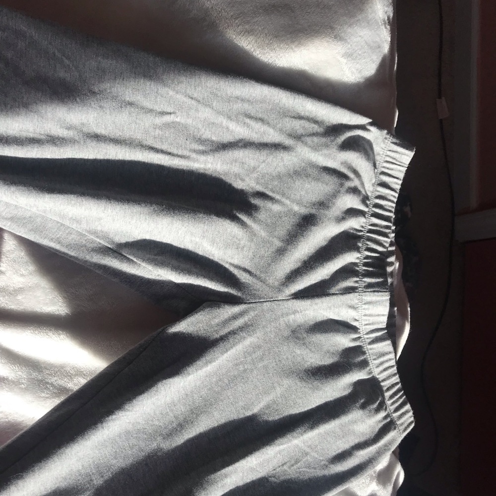 gray leggins